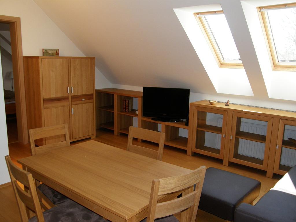 Apartments Vrdjan Cerknica Quarto foto