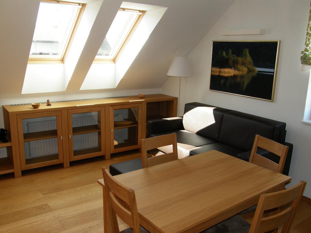 Apartments Vrdjan Cerknica Quarto foto